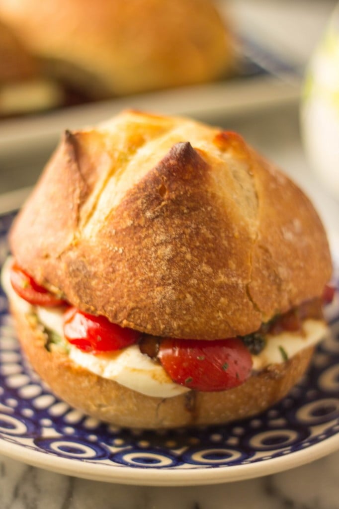 Pesto Caprese Sandwich | www.oliviascuisine.com