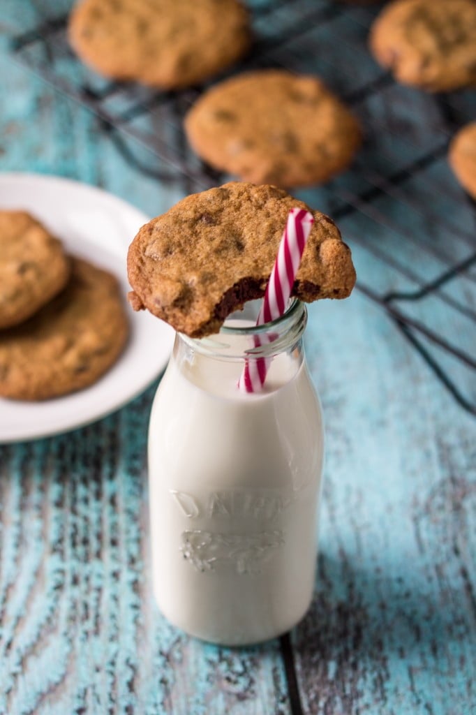 Crispy Chocolate Chip Cookies | www.oliviascuisine.com