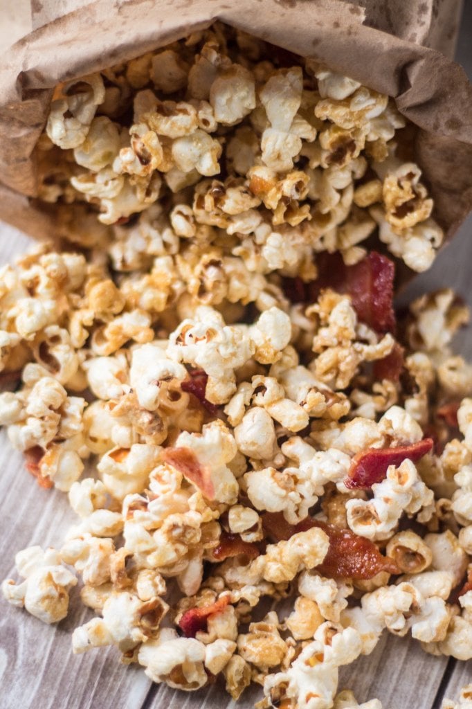 Maple Bacon Popcorn | www.oliviascuisine.com