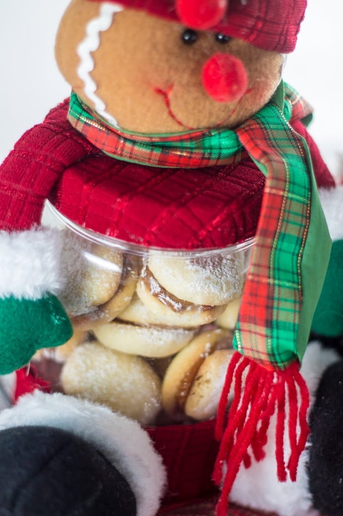 Dulce de Leche Sandwich Cookies (Casadinhos de Doce de Leite) | www.oliviascuisine.com