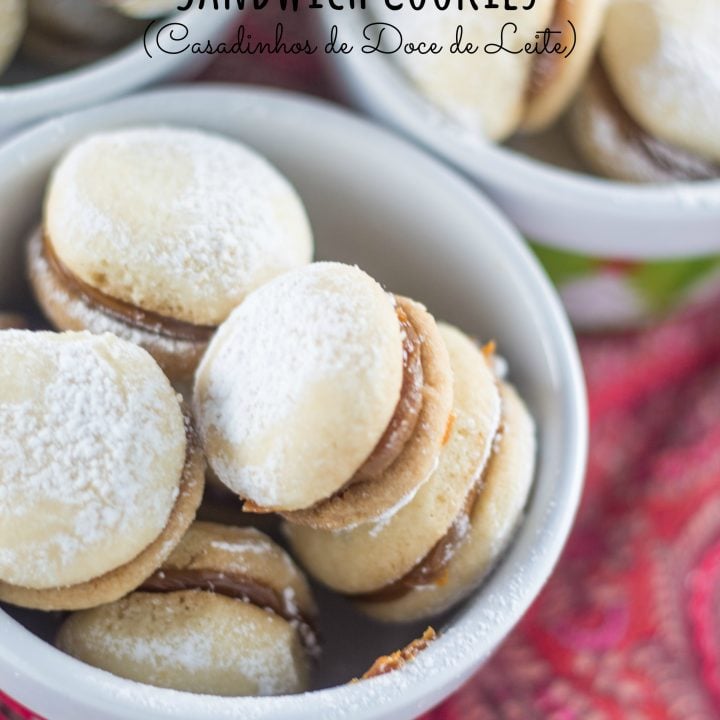 Dulce de Leche Sandwich Cookies (Casadinhos de Doce de Leite) | www.oliviascuisine.com