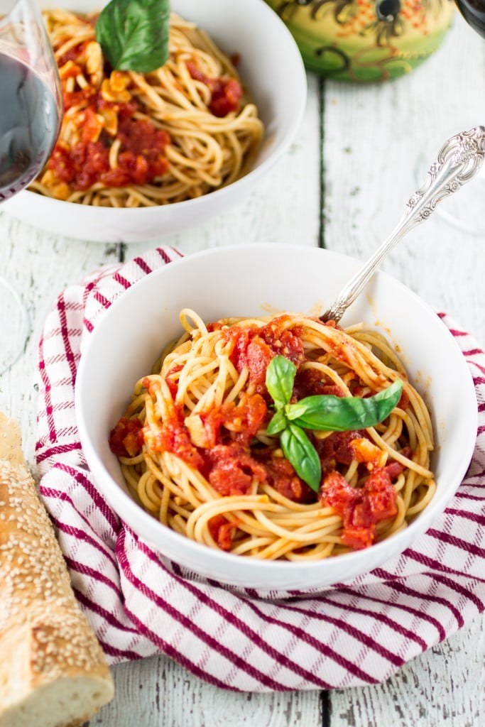 Spaghetti with Simple Marinara Sauce | www.oliviascuisine.com #oliviascuisine