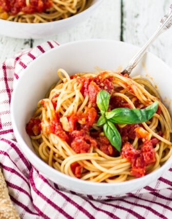Spaghetti with Simple Marinara Sauce