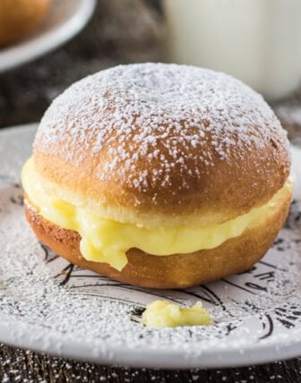 Brazilian Cream Doughnuts