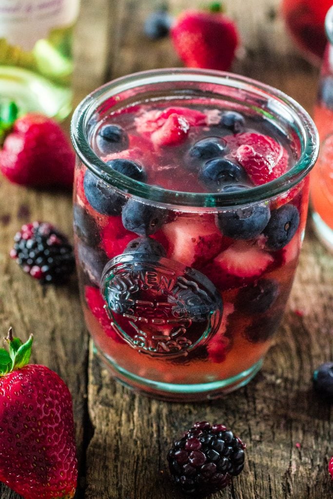 summer-berry-sangria-2