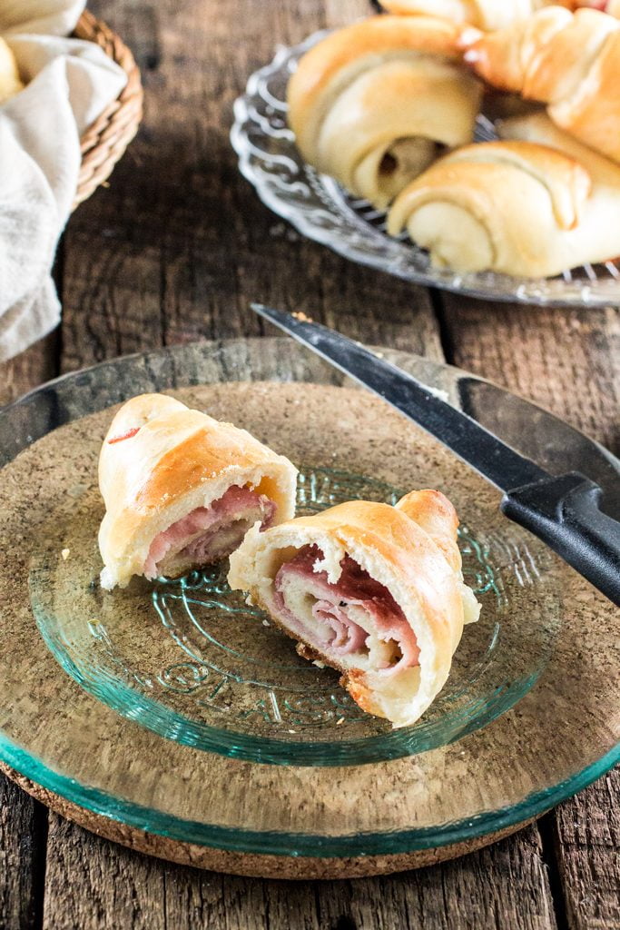 Brazilian Ham and Cheese Rolls | www.oliviascuisine.com | A delicious and easy snack for back to school! Make sure you save some for yourself, cause the kids will wanna devour the whole batch!