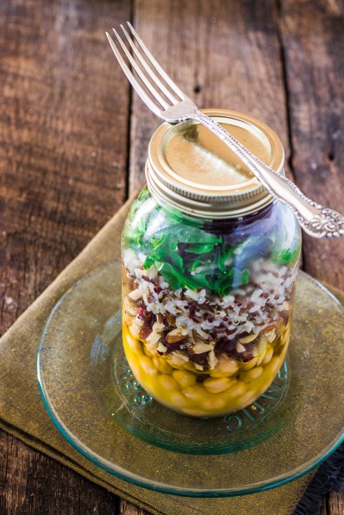 Easy Mason Jar Salad | www.oliviascuisine.com