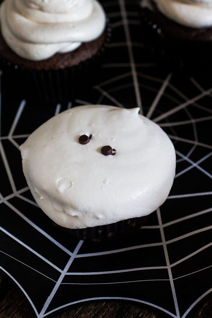 Ghost Halloween Cupcakes | www.oliviascuisine.com | A spooky yet delicious recipe to please kids and adults on this Halloween!