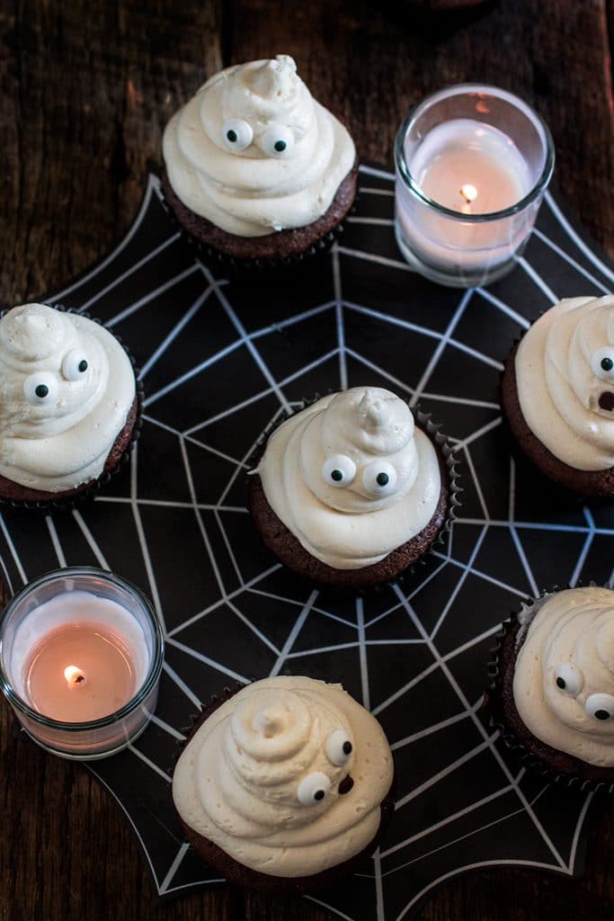 Ghost Halloween Cupcakes | www.oliviascuisine.com | A spooky yet delicious recipe to please kids and adults on this Halloween!