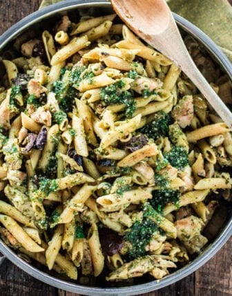 One Pan Pasta with Chicken, Pesto and Olives