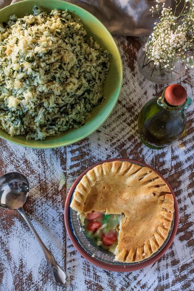 Spanakorizo (Greek Spinach Rice) - A simple yet delicious side dish that goes well with any type of meat, fish or chicken. It also pairs perfectly with Marie Callender's Chicken Pot Pie! YUM! #PotPiePlease #ad