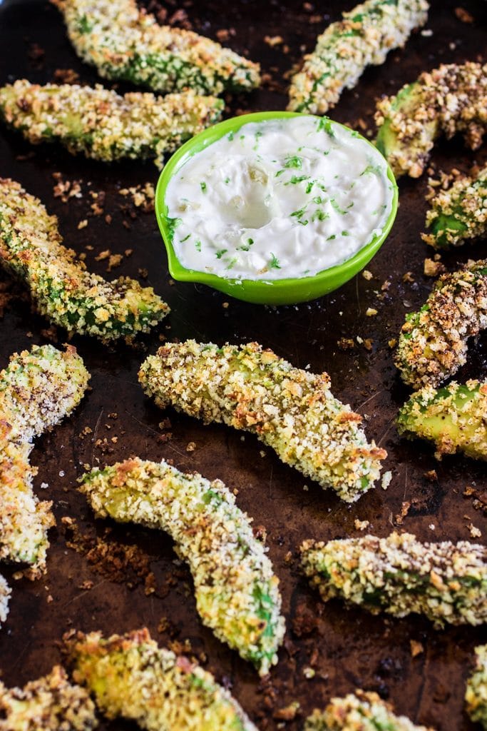 Avocado Fries | www.oliviascuisine.com | Looking for new ways to explore the deliciousness of avocados? Try these crunchy and creamy avocado fries! A great and healthy snack for all times. GuacIt AD