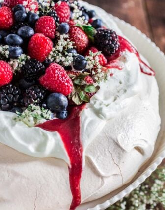 Berry Pavlova