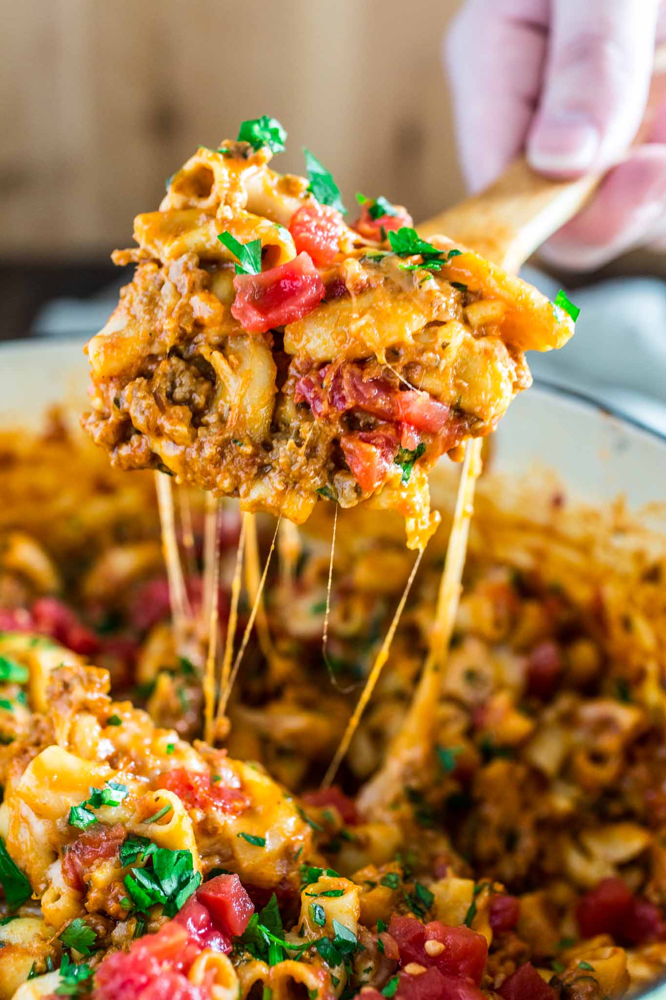 One-Pot Cheeseburger Macaroni | www.oliviascuisine.com | This creamy and ultra cheesy One-Pot Cheeseburger Macaroni is the answer to your prayers: easy, comforting and ready in less than 30 minutes!