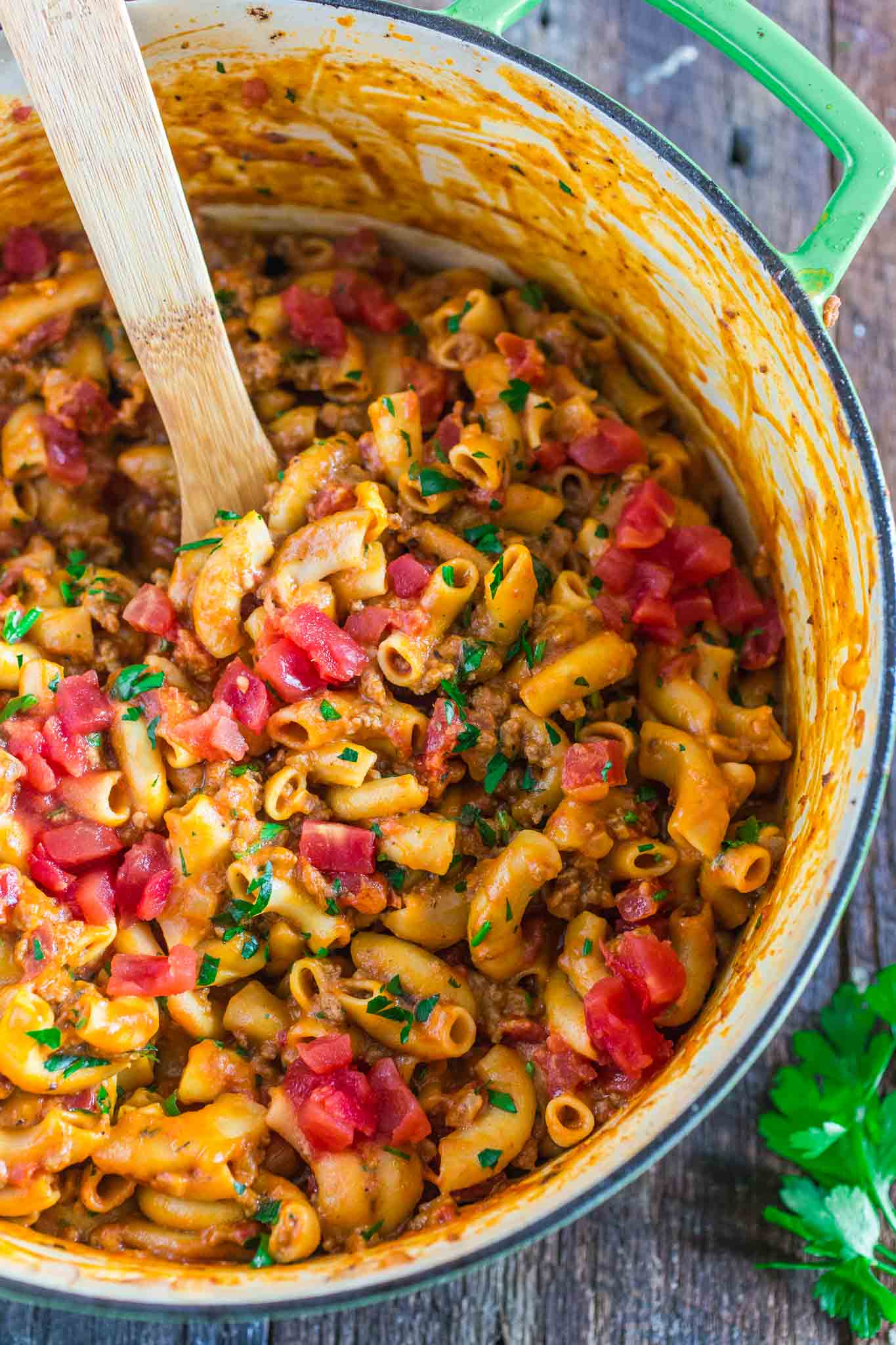 One-Pot Cheeseburger Macaroni | www.oliviascuisine.com | This creamy and ultra cheesy One-Pot Cheeseburger Macaroni is the answer to your prayers: easy, comforting and ready in less than 30 minutes!