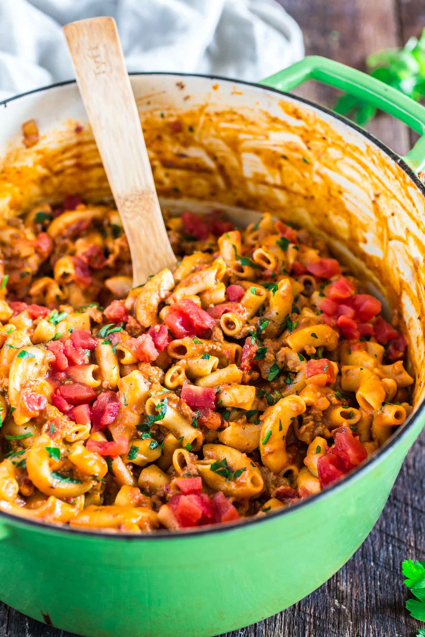 One-Pot Cheeseburger Macaroni | www.oliviascuisine.com | This creamy and ultra cheesy One-Pot Cheeseburger Macaroni is the answer to your prayers: easy, comforting and ready in less than 30 minutes!