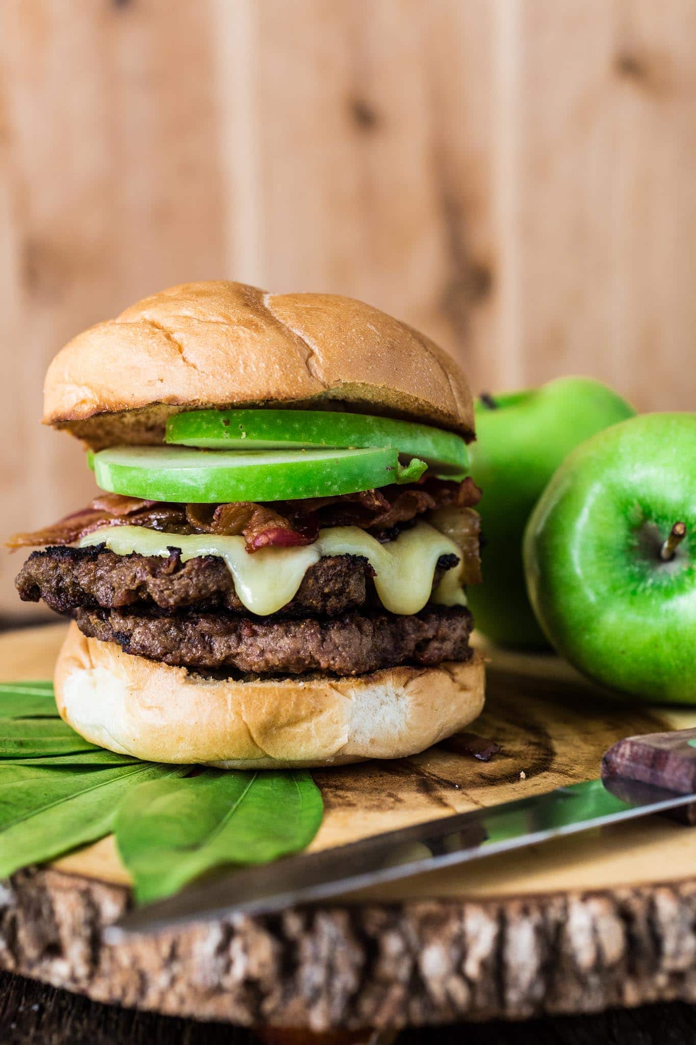 Apple, Bacon and Brie Burger | www.oliviascuisine.com | The epitome of fall, this delicious Apple, Bacon and Brie Burger will have you licking your fingers!