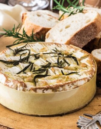 Baked Camembert with Garlic and Rosemary