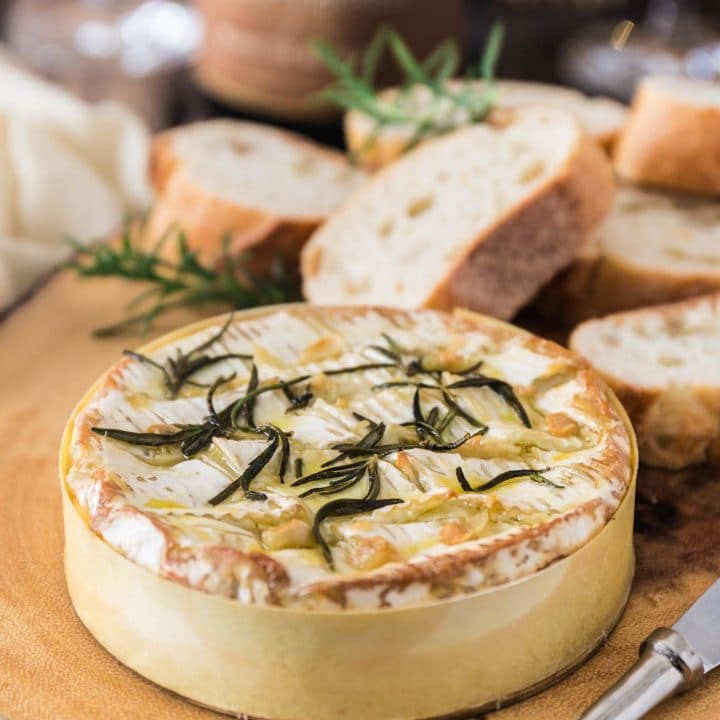 Baked Camembert with Garlic and Rosemary