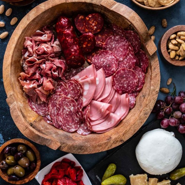 How to Make a Charcuterie Board