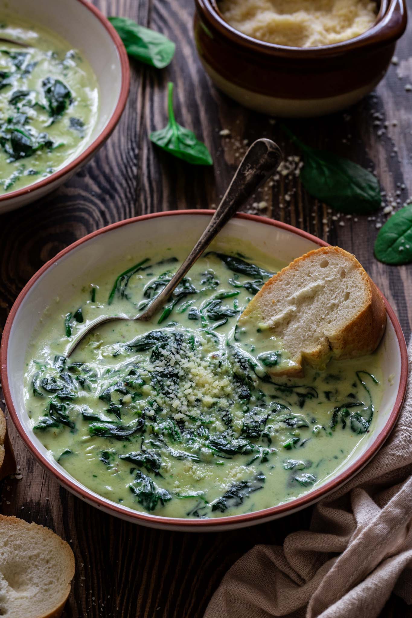 cream of spinach soup with crusty bread