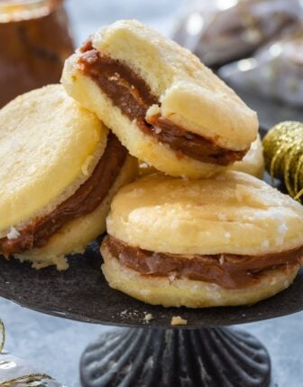 Bem Casados (Brazilian Wedding Cookies)