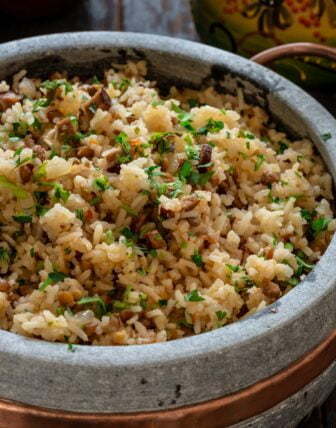 One Pot Brazilian ‘Dirty Rice’ with Chorizo and Lentils