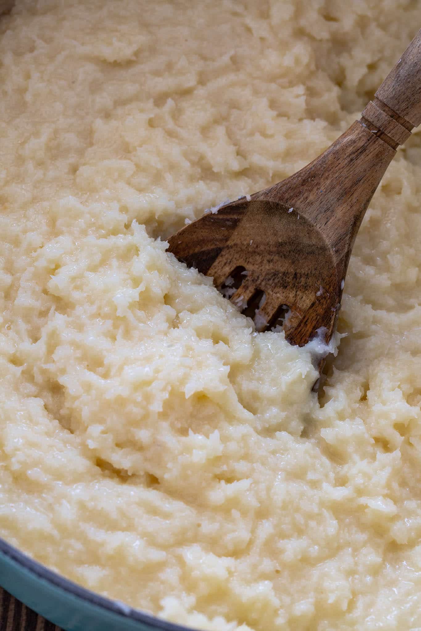 A pot of Brazilian coconut pudding.