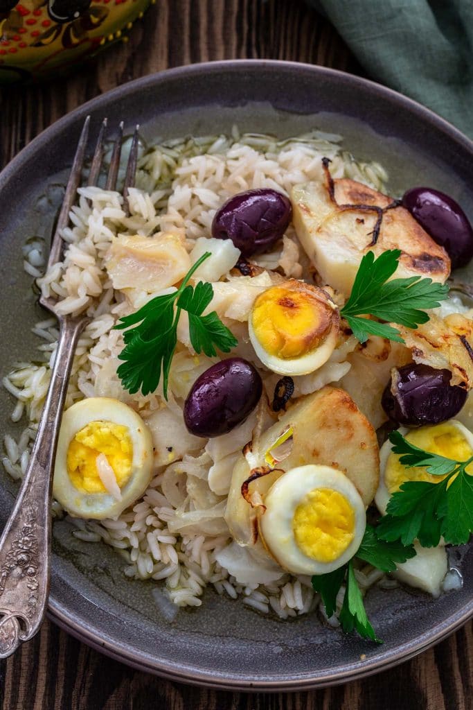 Bacalao served over rice.