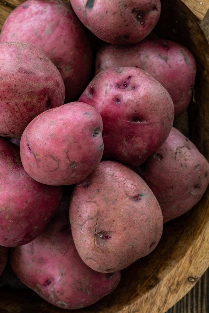 Red potatoes are the best for bacalhau.