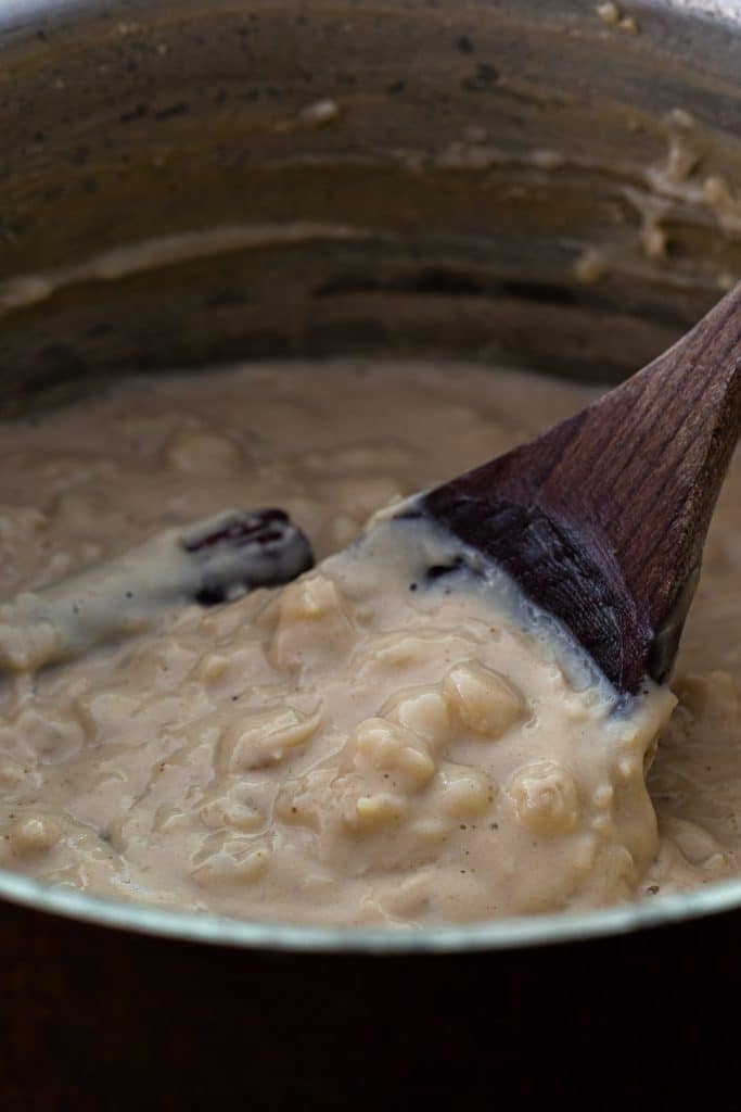 Making canjica on the stove