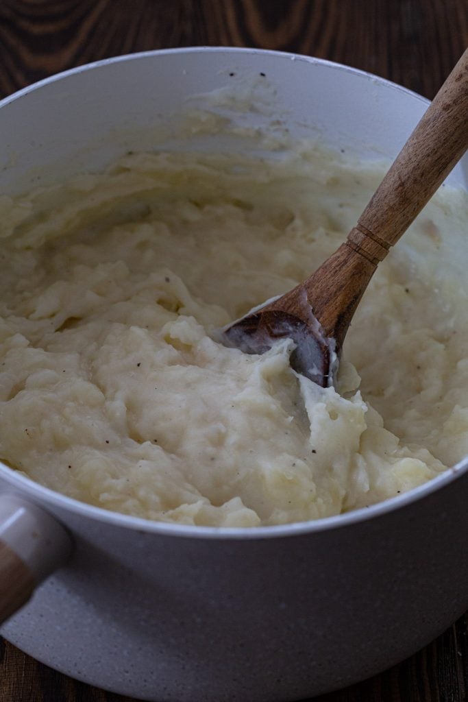 A pot of yuca mash.