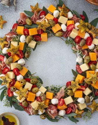 Christmas Wreath Cheeseboard