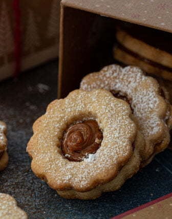 Dulce de Leche Linzer Cookies