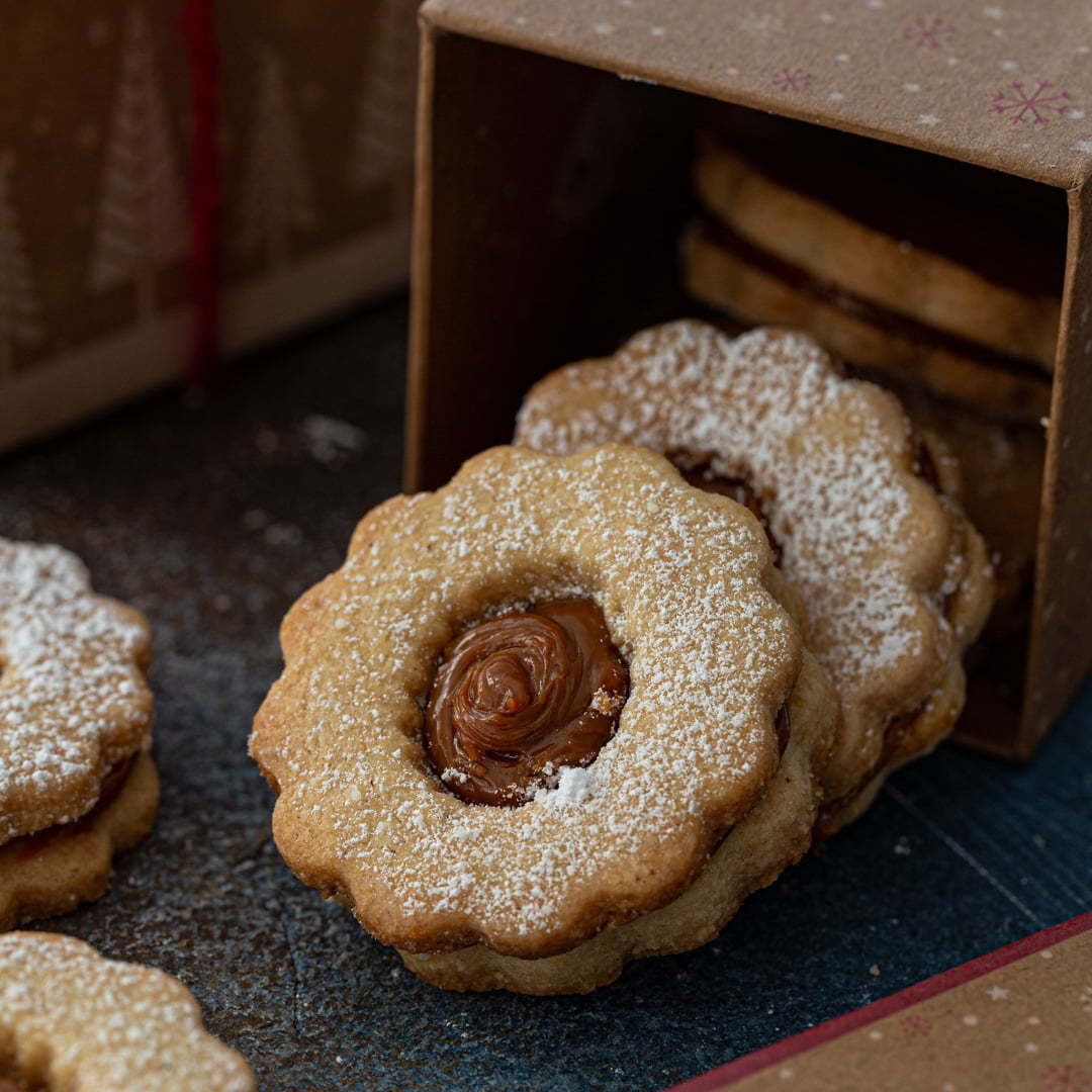 Dulce de Leche Linzer Cookies