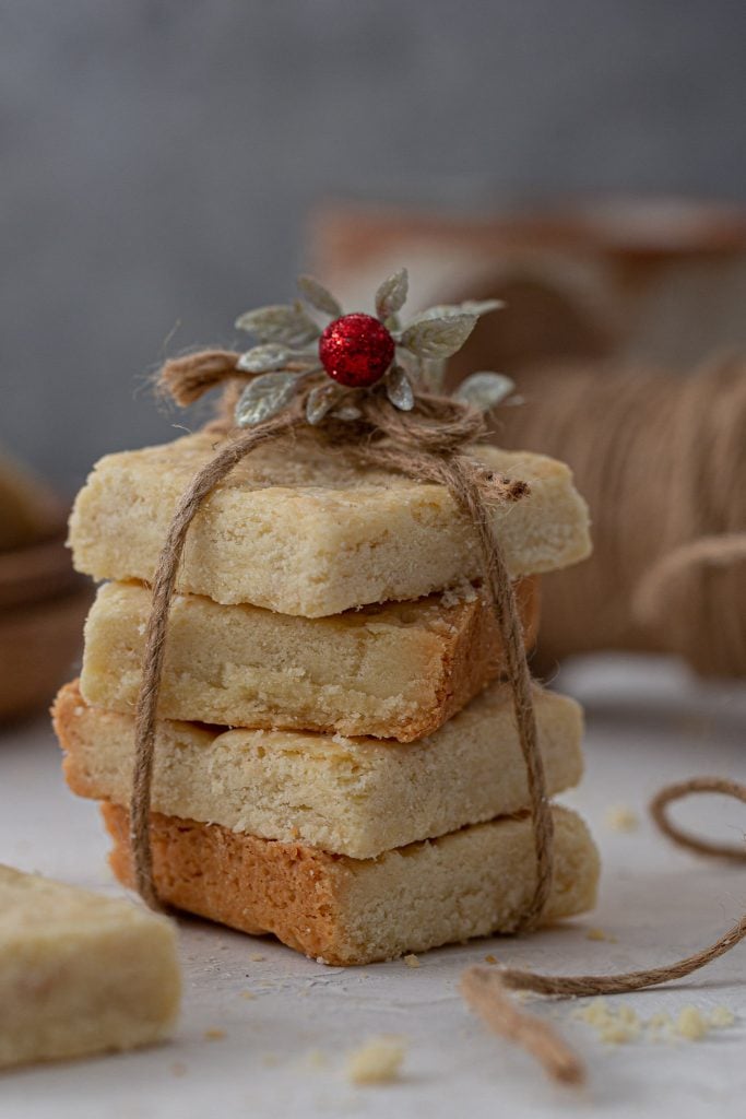 Stacked shortbread cookies, tied with twine.