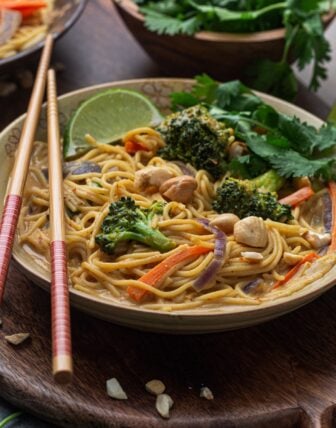 Cashew Coconut Curry Noodles