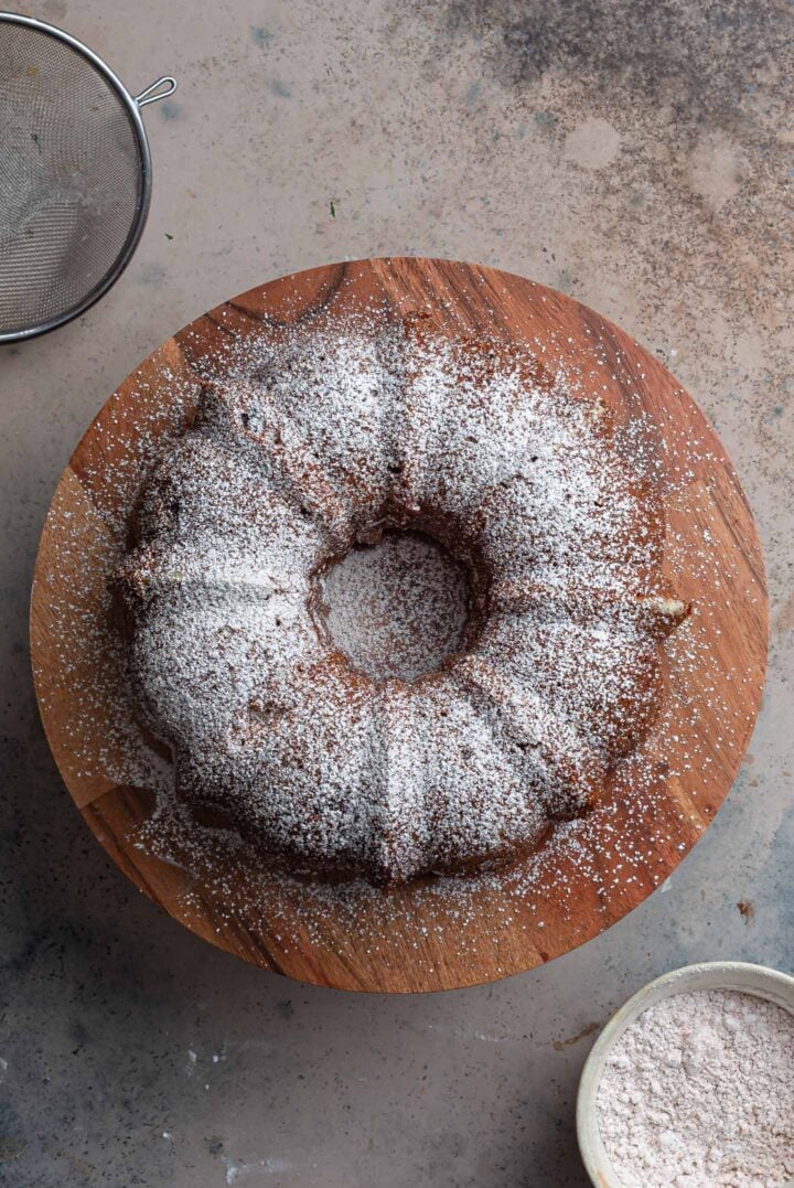Cake dusted with powdered sugar.