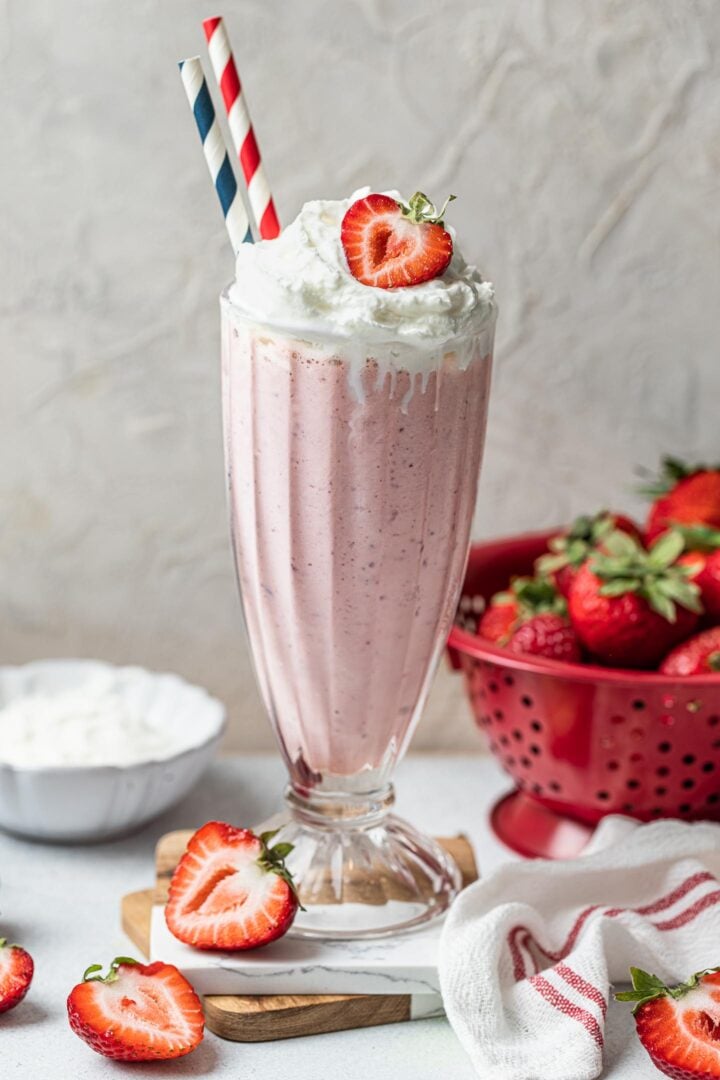 Chocolate Vanilla Strawberry Milk Shake Milkshake Collection Straw