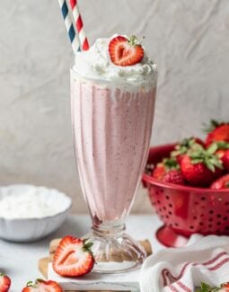 How to Make a Strawberry Milkshake - 17