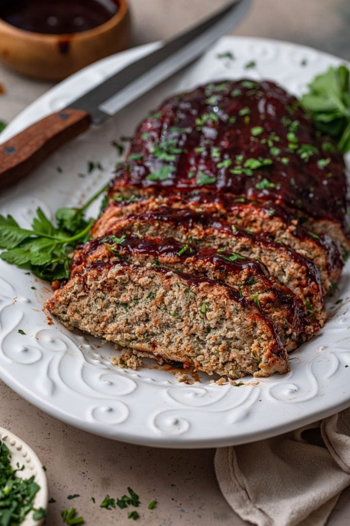 A close up photo of the sliced turkey meatloaf.